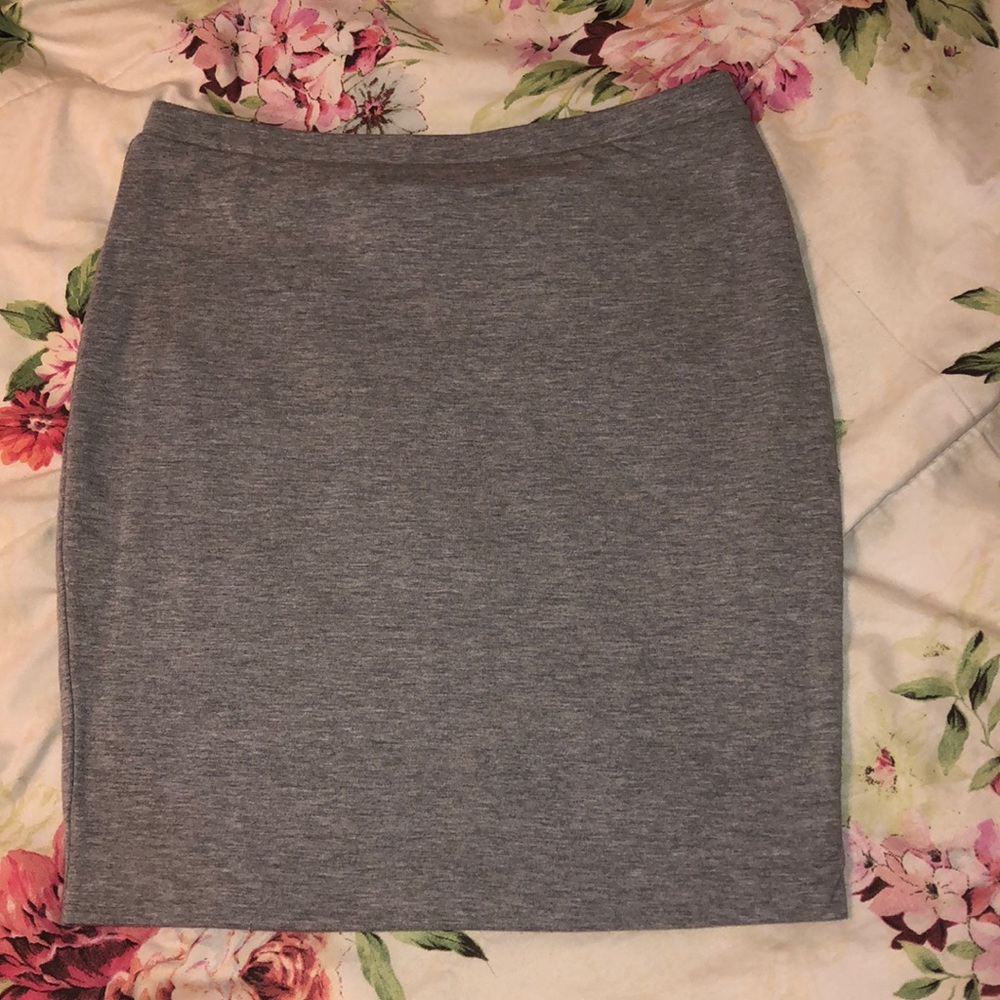 Gray bodycon skirt